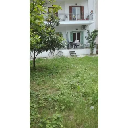 Holiday home νtinas House B Tsoukaladhes